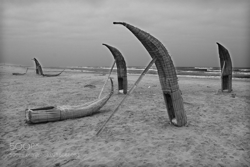 Canon EOS 30D sample photo. Fishing boats near santa photography