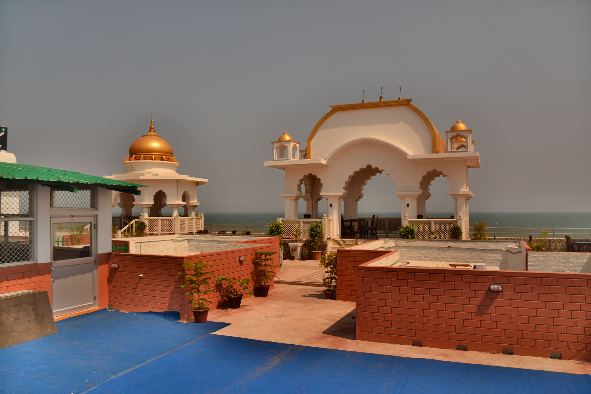 Nikon D7100 sample photo. Sea facing hotels in puri photography