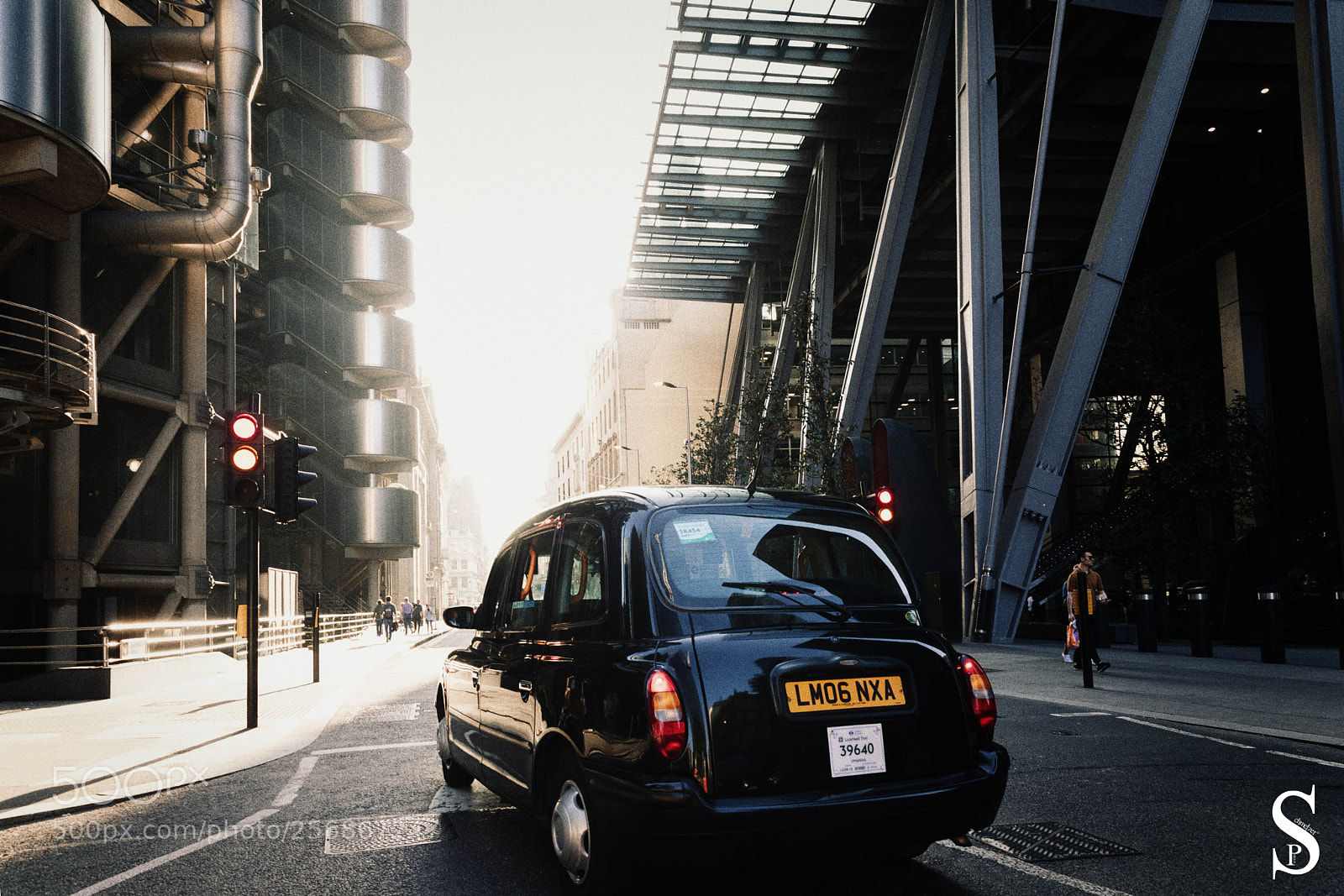 Canon EOS 5D Mark IV sample photo. City life photography