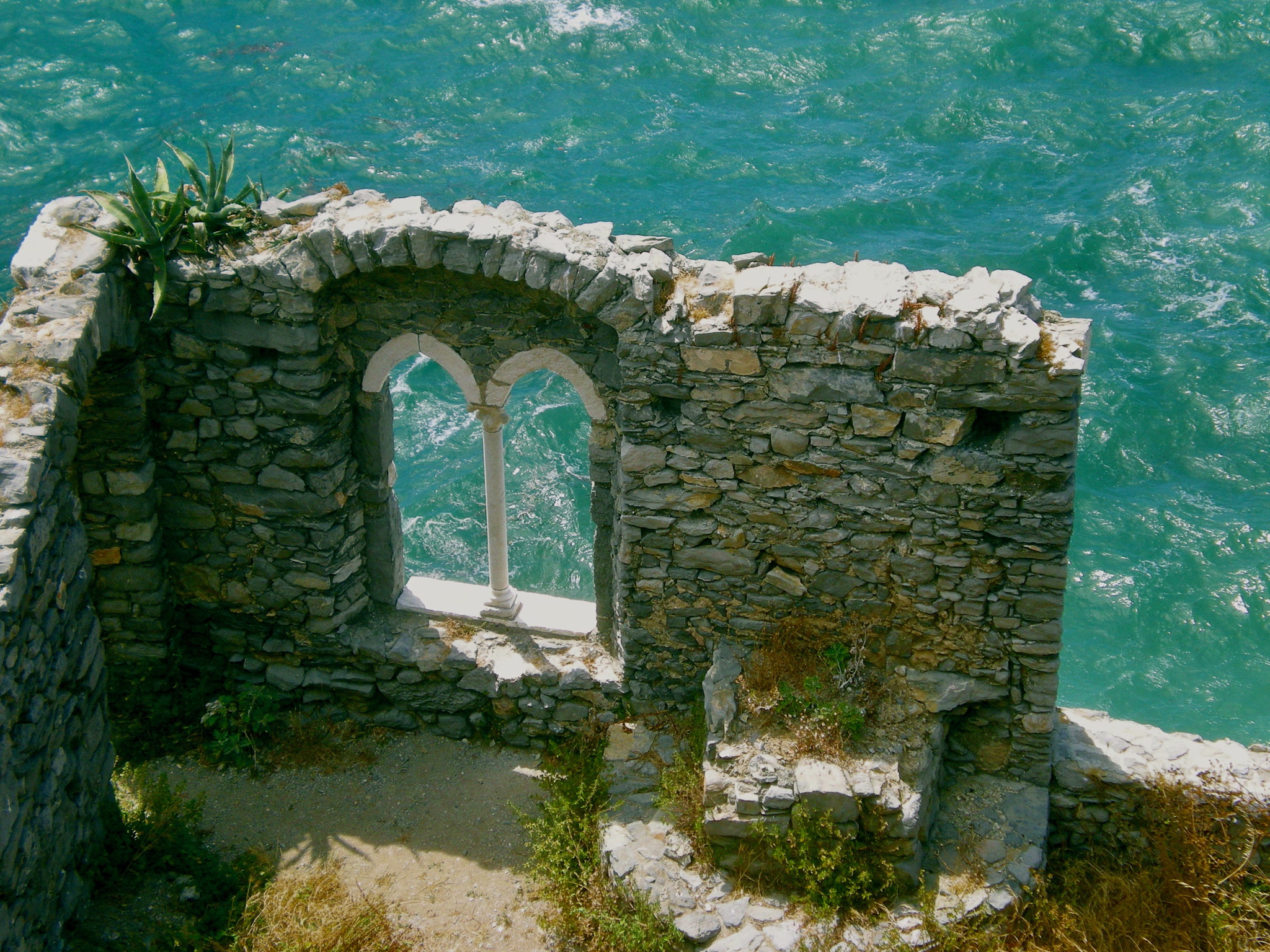 Nikon COOLPIX S200 sample photo. Ruins facing the ligurian sea photography