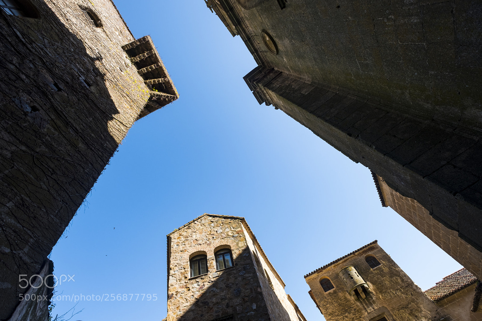 Fujifilm X-T2 sample photo. Medieval architecture in caceres photography