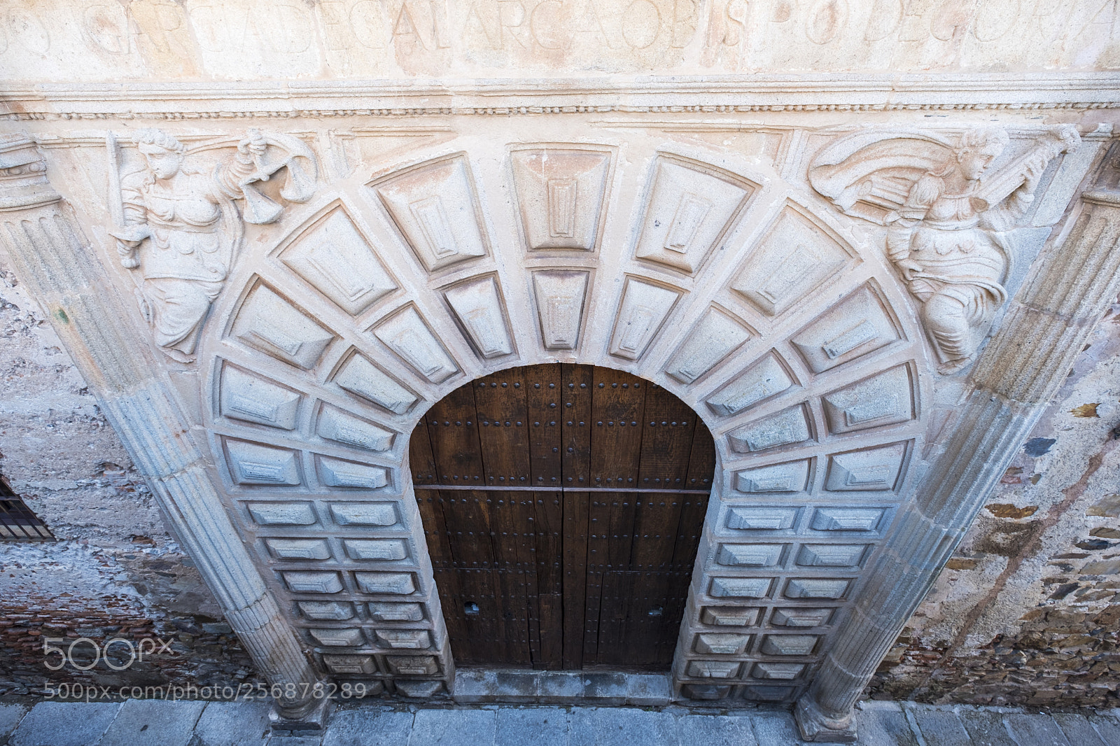 Fujifilm X-T2 sample photo. Medieval architecture in caceres photography