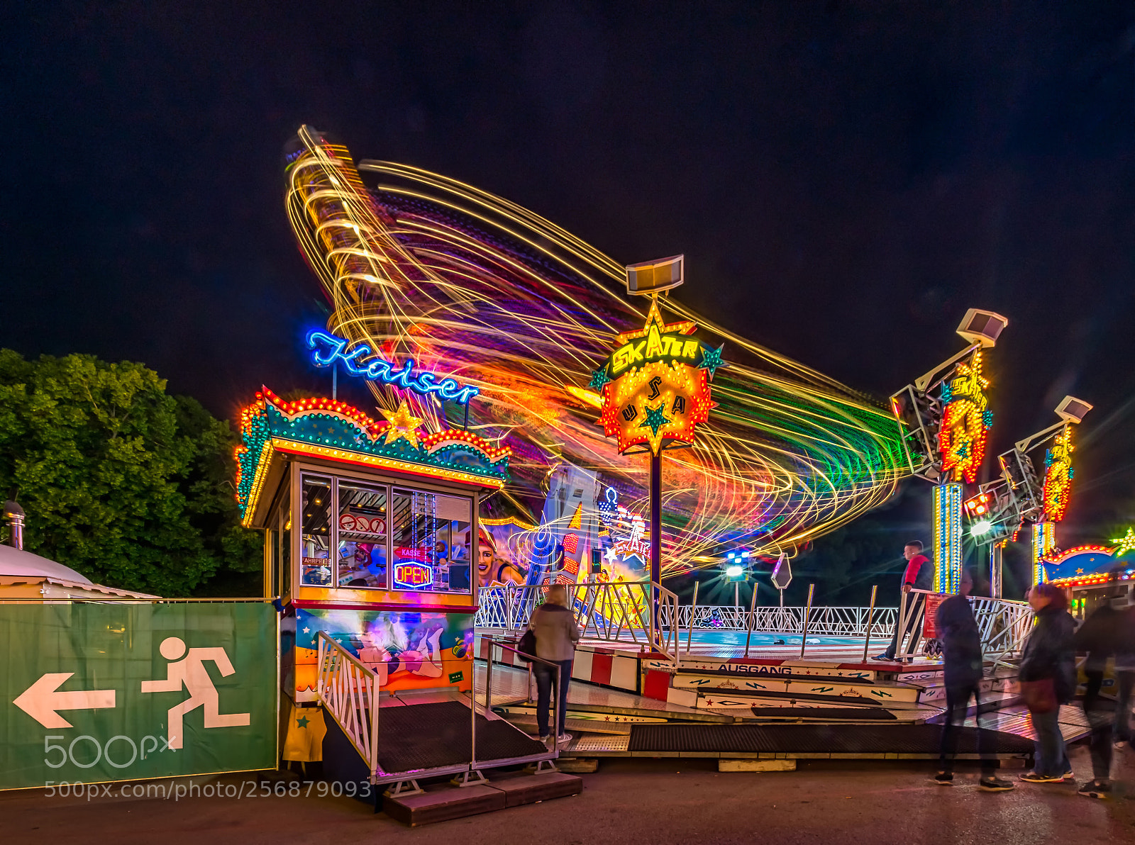 Sony SLT-A57 sample photo. Fun at the carussell photography