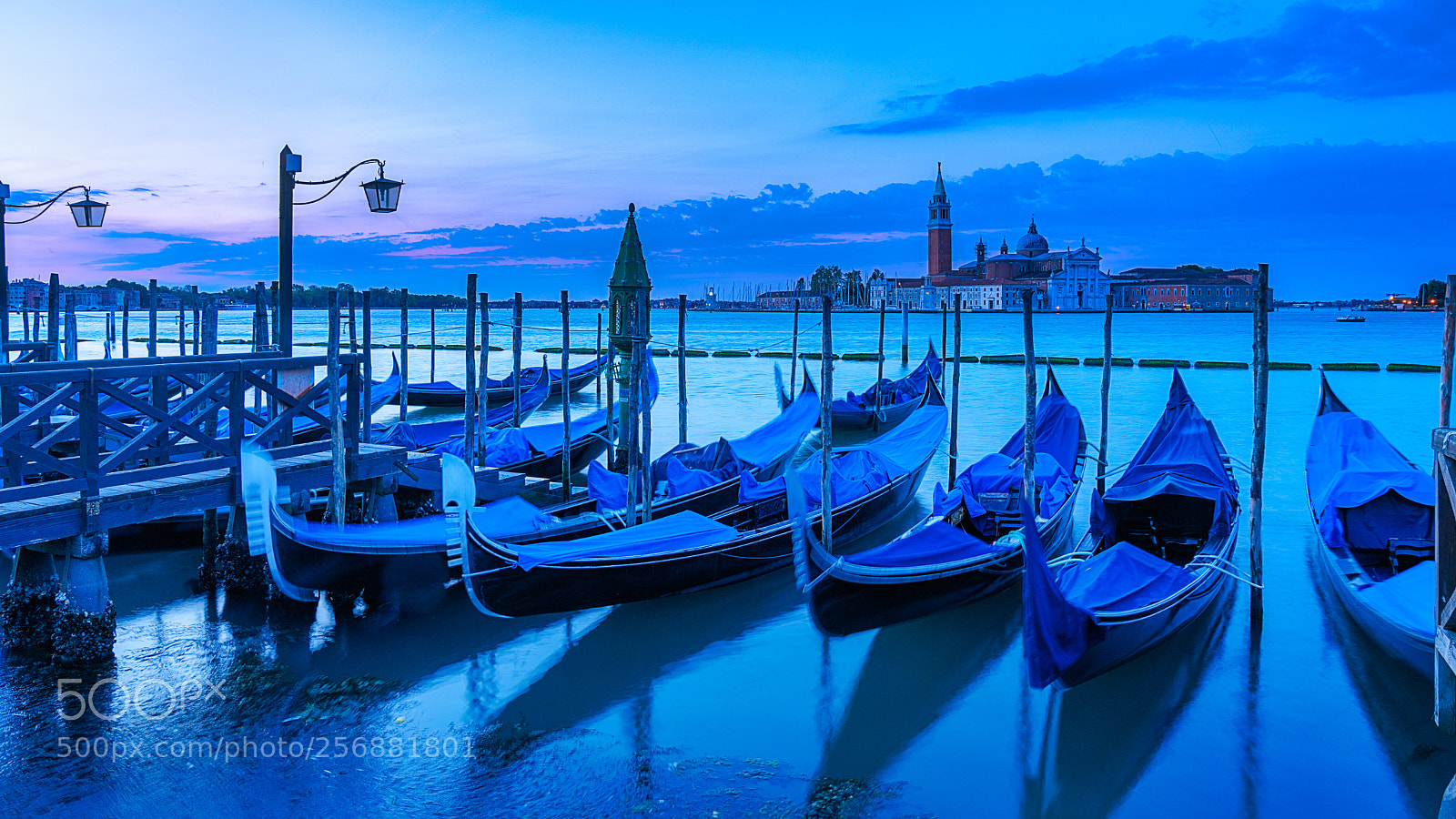 Sony a7R III sample photo. Gondolas photography