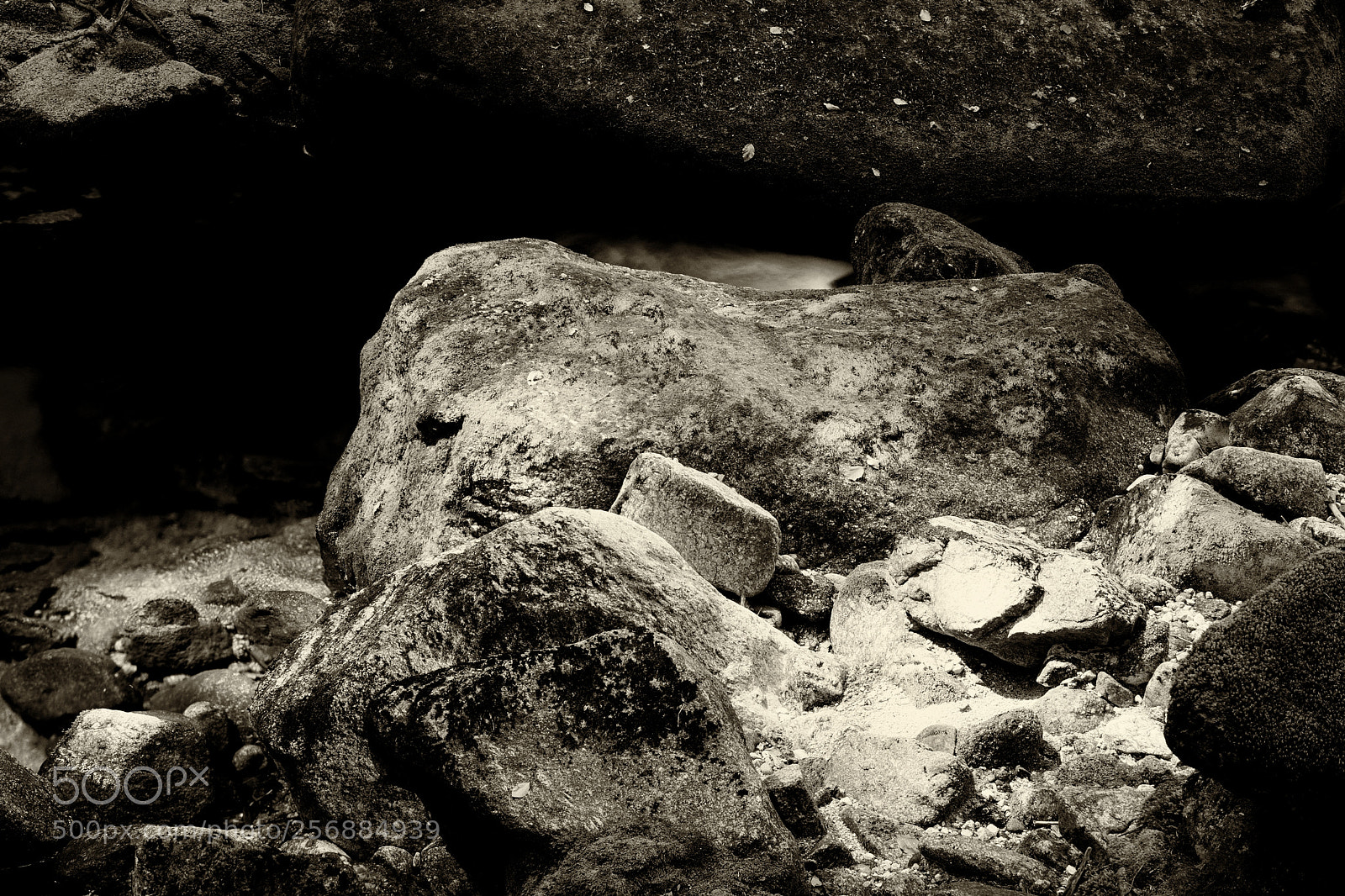 Nikon D7200 sample photo. Spotlight on boulders photography