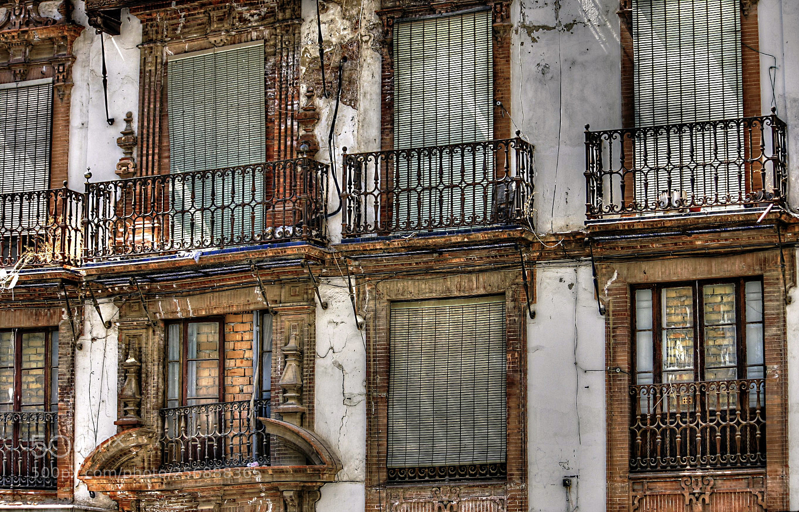 Canon EOS 40D sample photo. Sevilla's walls photography