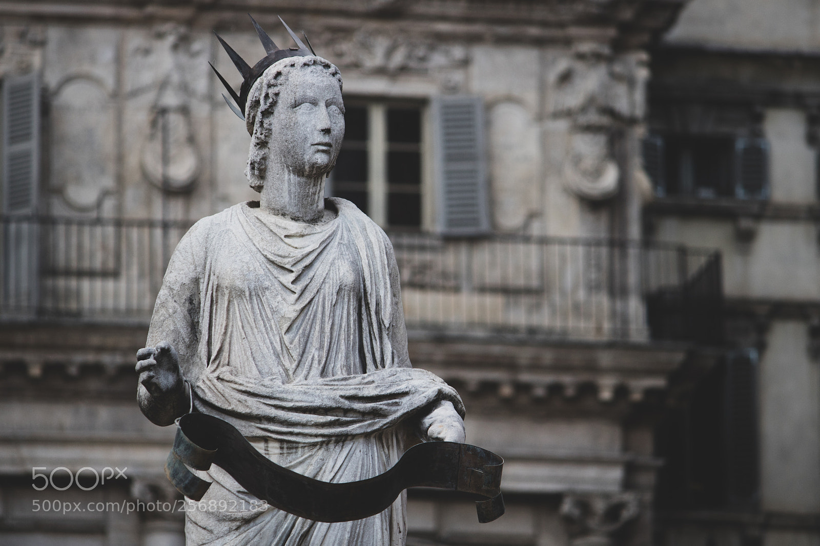 Canon EOS 750D (EOS Rebel T6i / EOS Kiss X8i) sample photo. Sculture photography