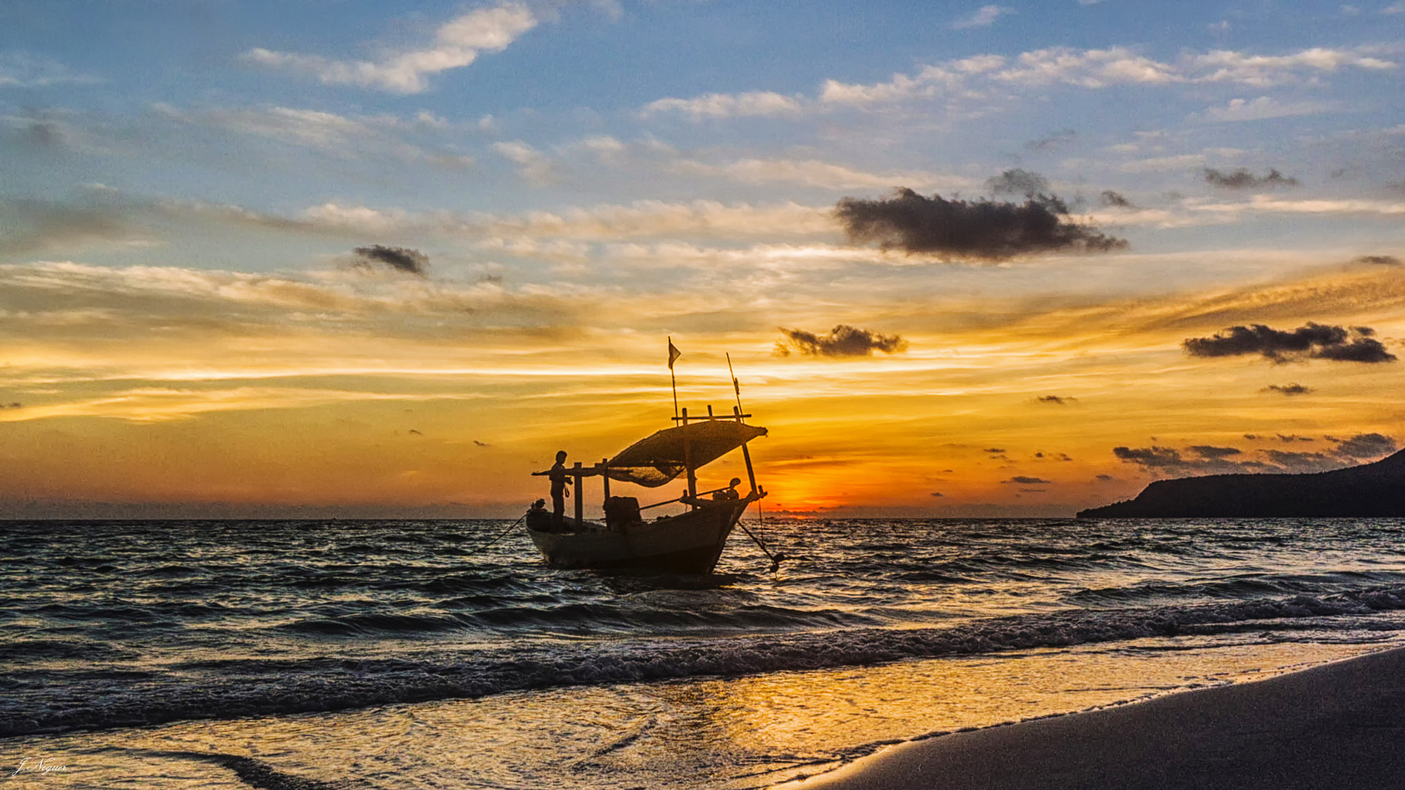 Sony Alpha NEX-3N sample photo. Atardecer con barca. photography