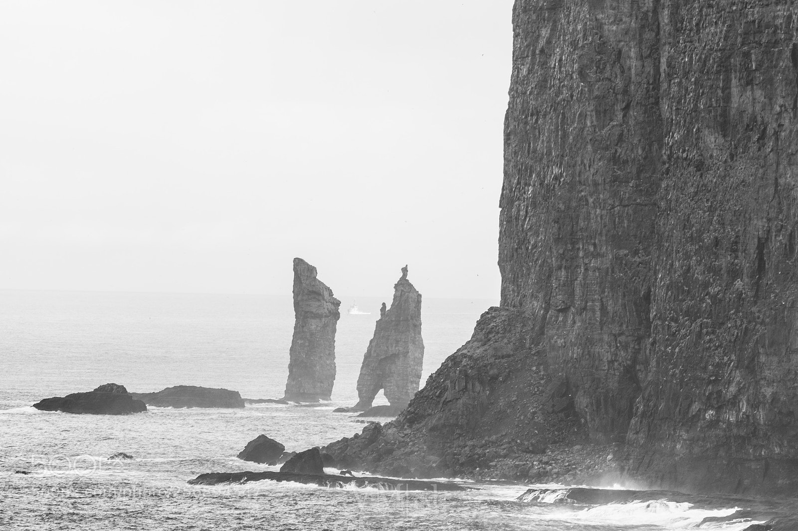 Canon EOS 7D Mark II sample photo. Cast away photography