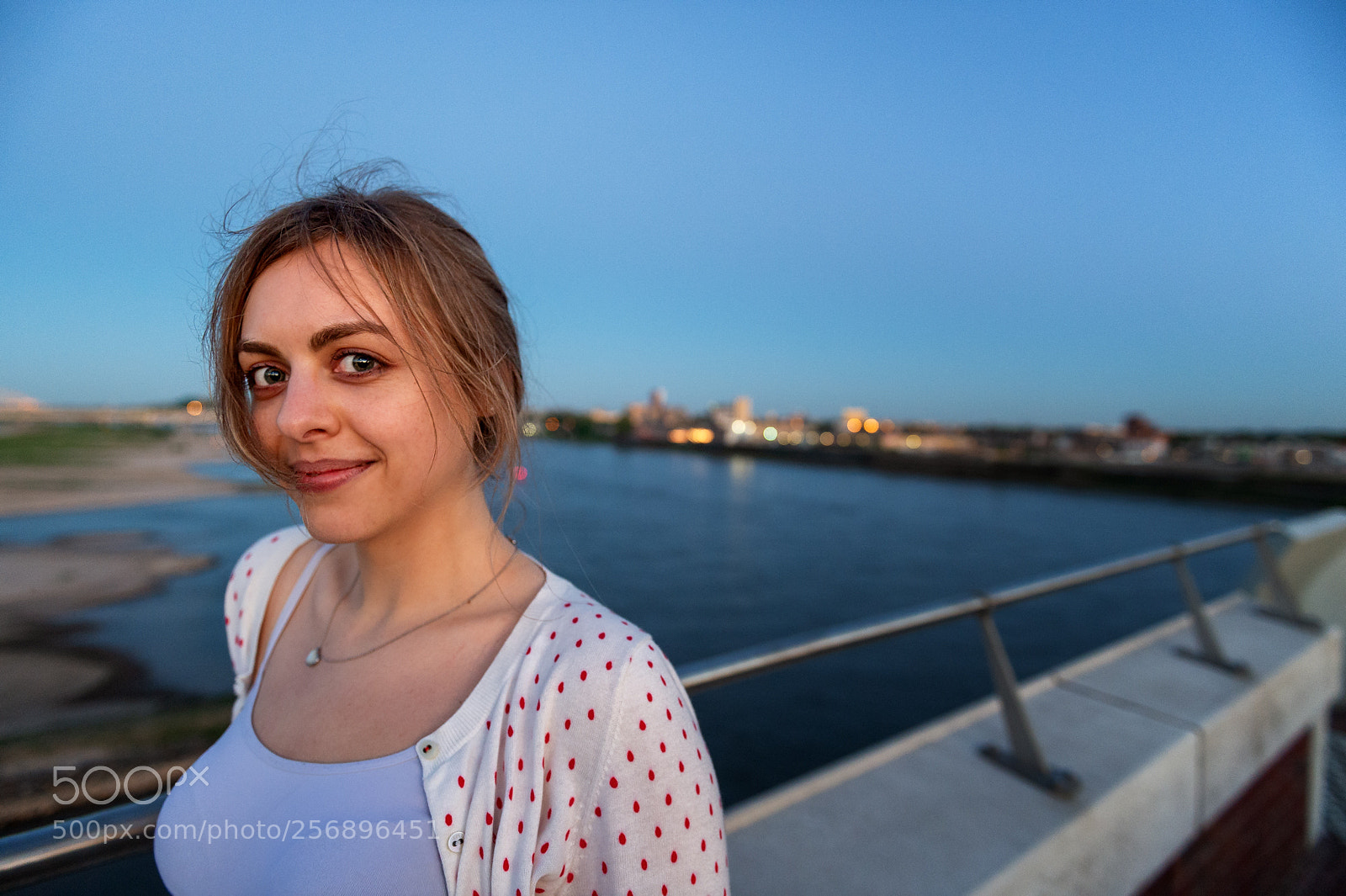 Nikon D4S sample photo. Emilia on the bridge photography