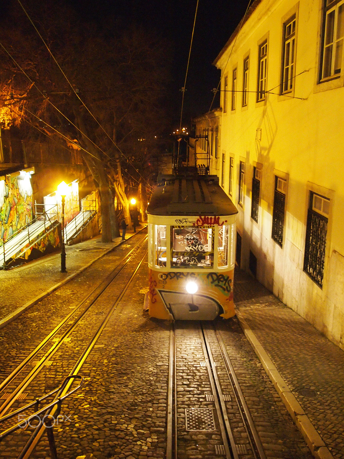 Olympus PEN E-PL1 sample photo. Tram 28 - lisbon photography