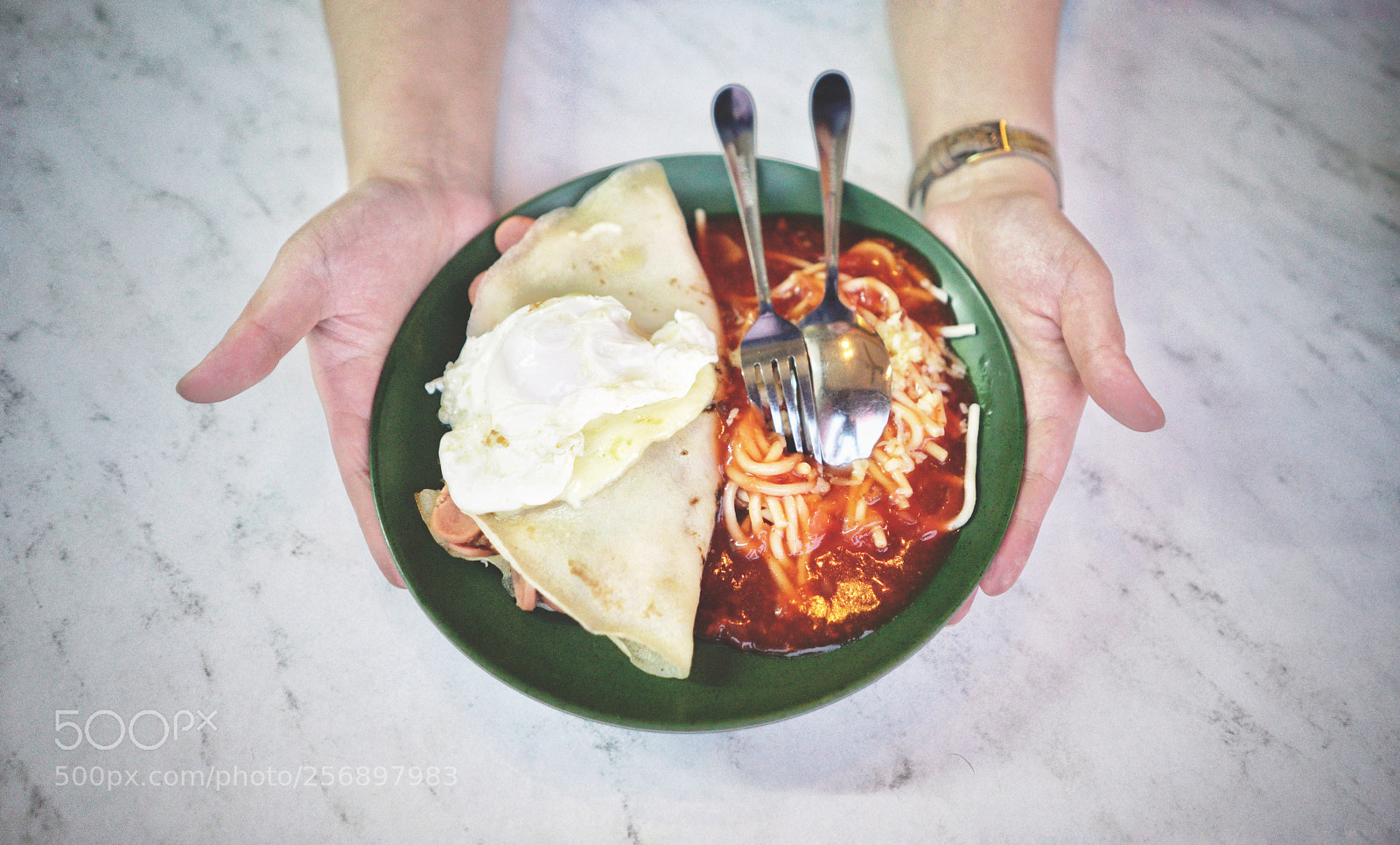 Sony a7 II sample photo. Pancake + spaghetti photography