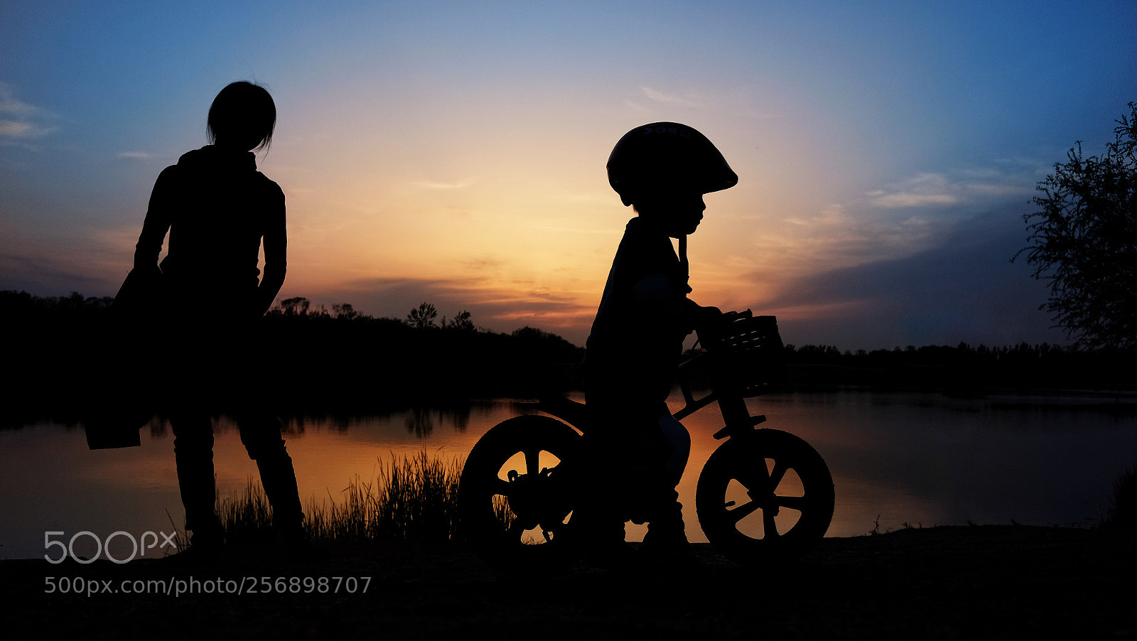 Fujifilm X70 sample photo. Sunset photography