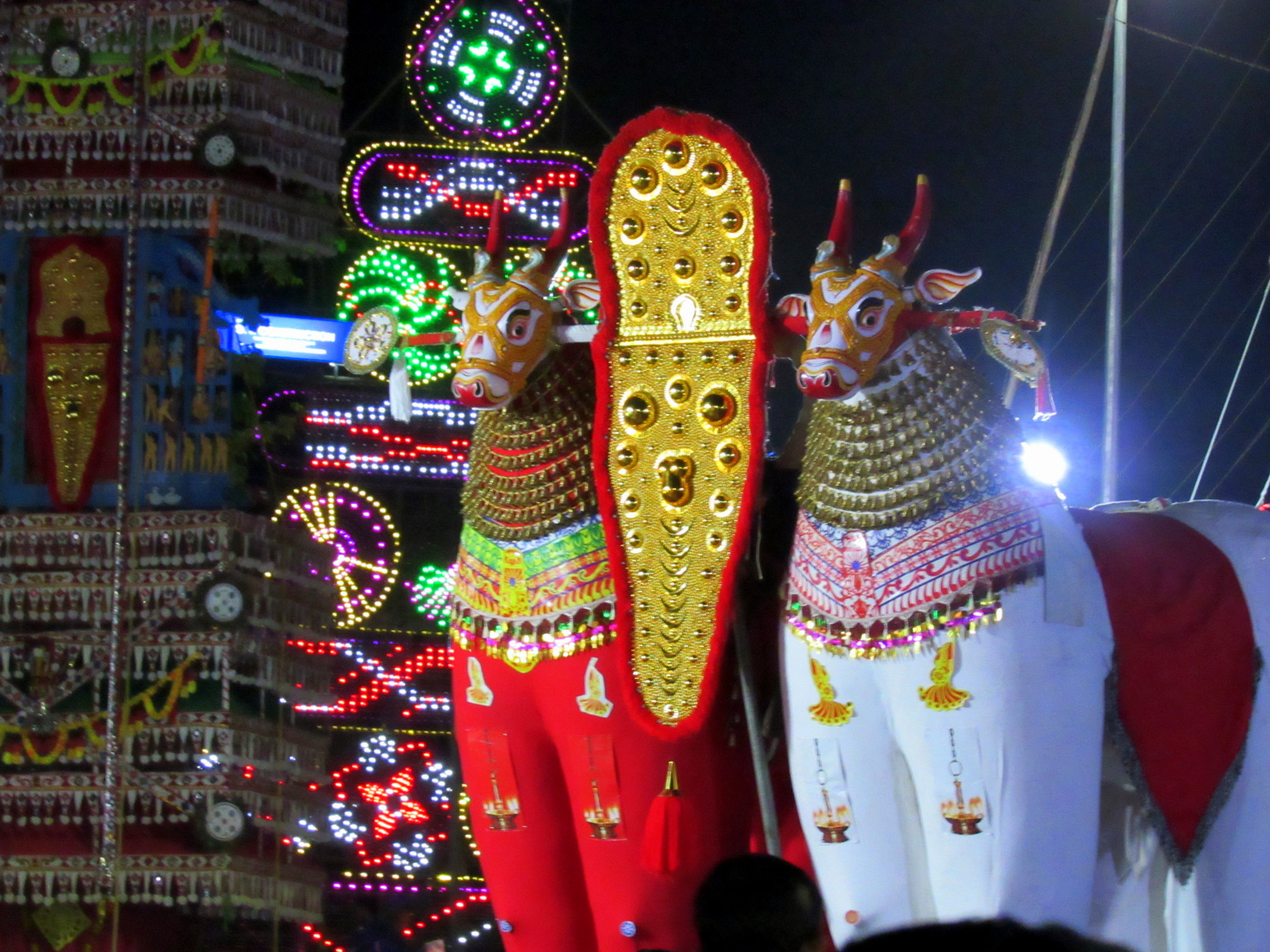 Canon PowerShot SX520 HS sample photo. Temple ritual photography