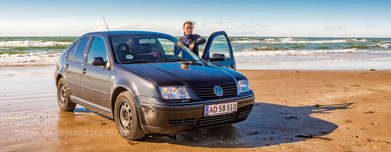 Sony ILCA-77M2 sample photo. Folkevogn ved vesterhavets strand photography