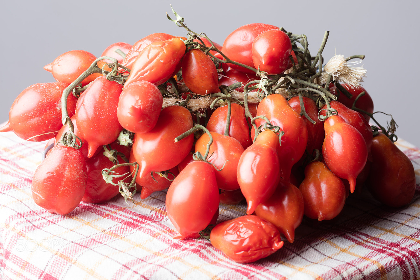 Canon EOS 5DS R sample photo. Tomatoes of vesuvius photography