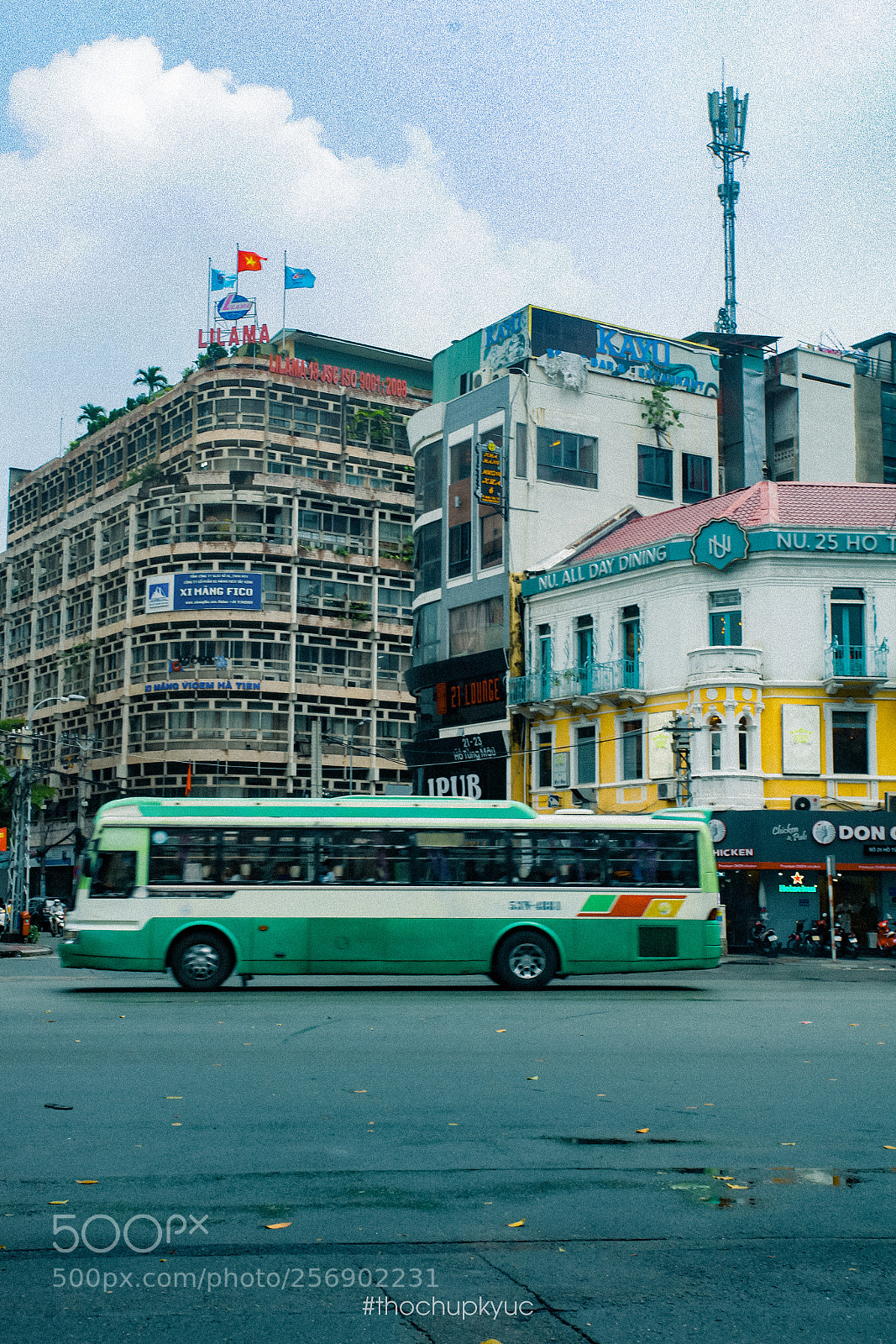 Canon EOS 5D Mark II sample photo. Saigon 070518 photography
