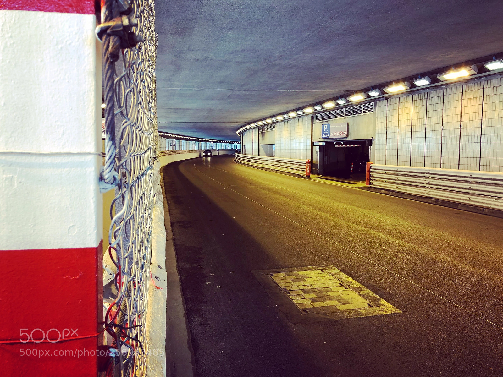 Apple iPhone 8 Plus sample photo. The tunnel photography