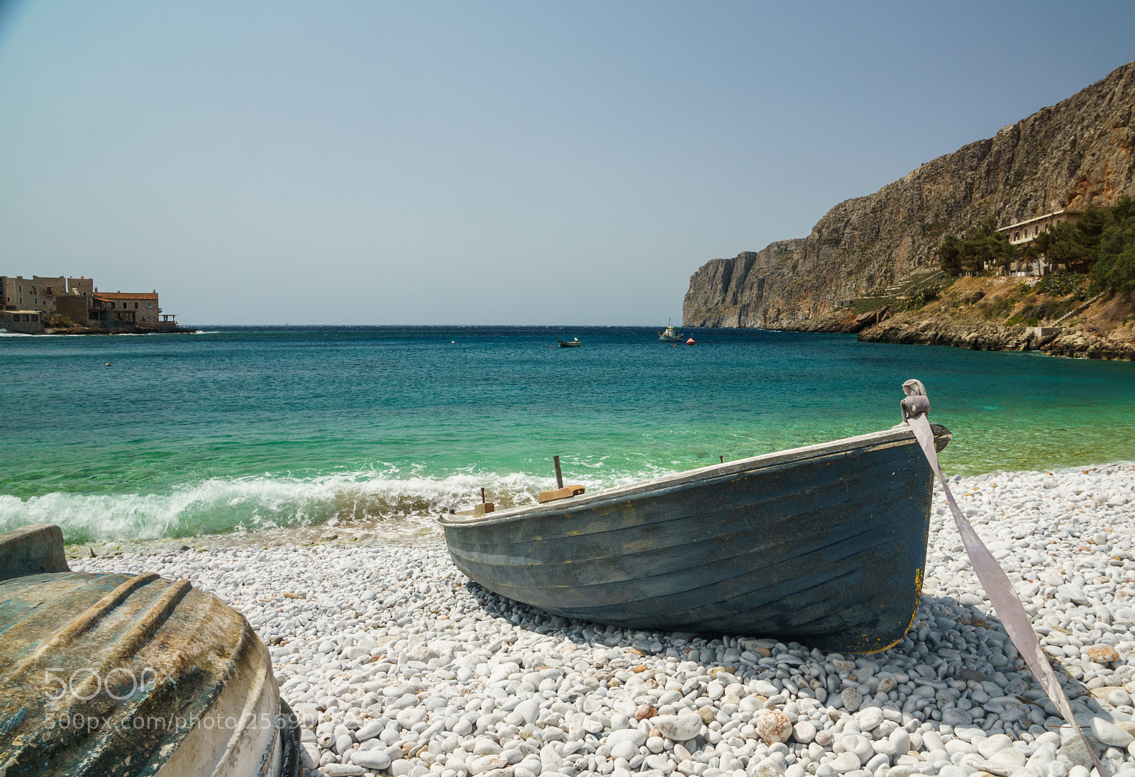 Sony a6000 sample photo. Boat in the beach photography