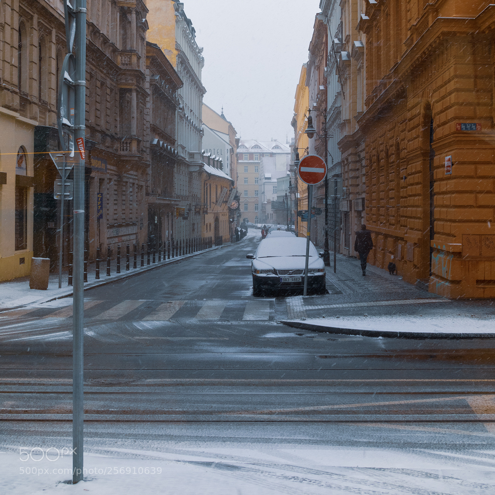 Olympus OM-D E-M1 sample photo. The streets of prague photography