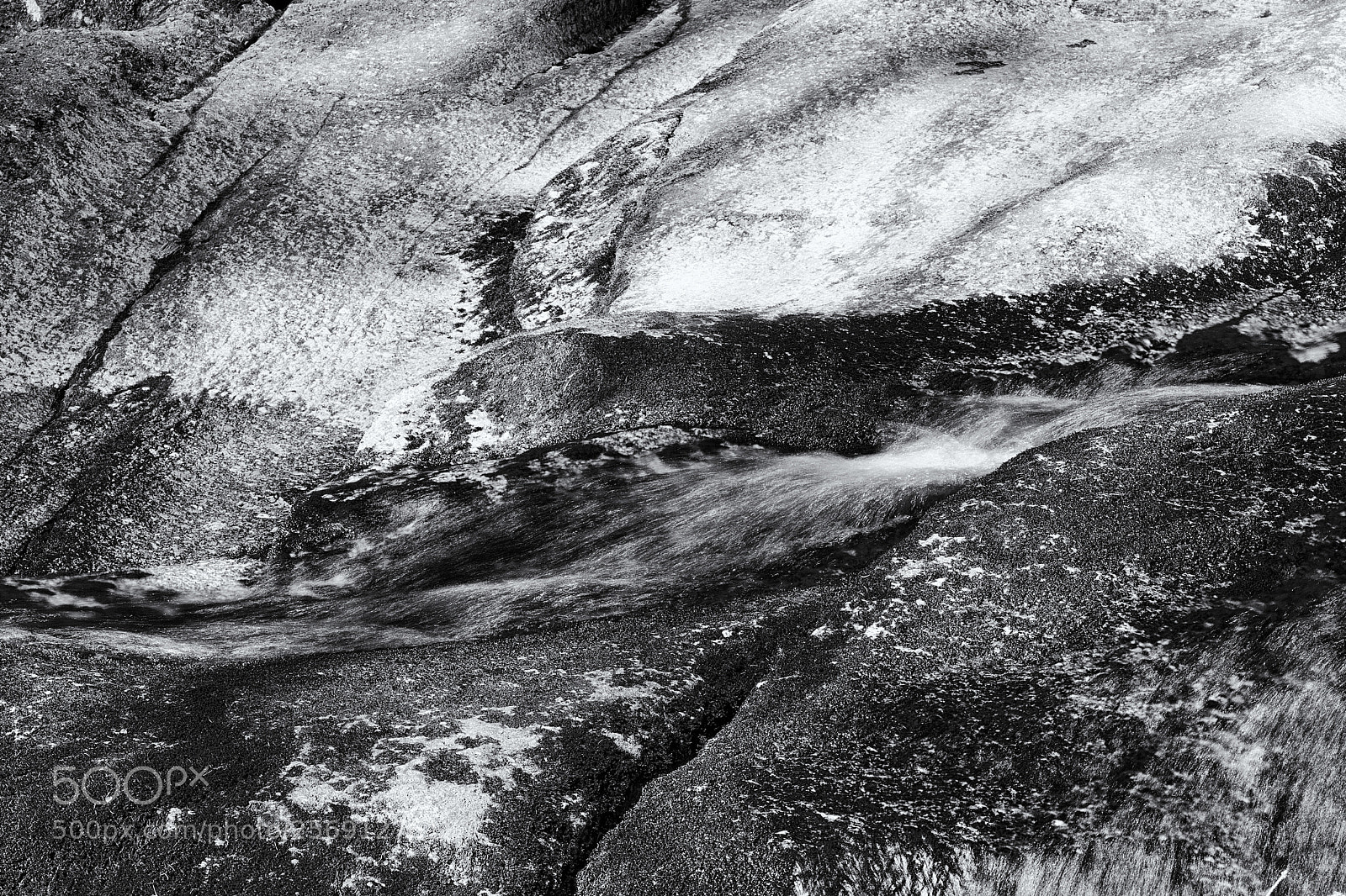 Nikon D7200 sample photo. Flow over a rock photography