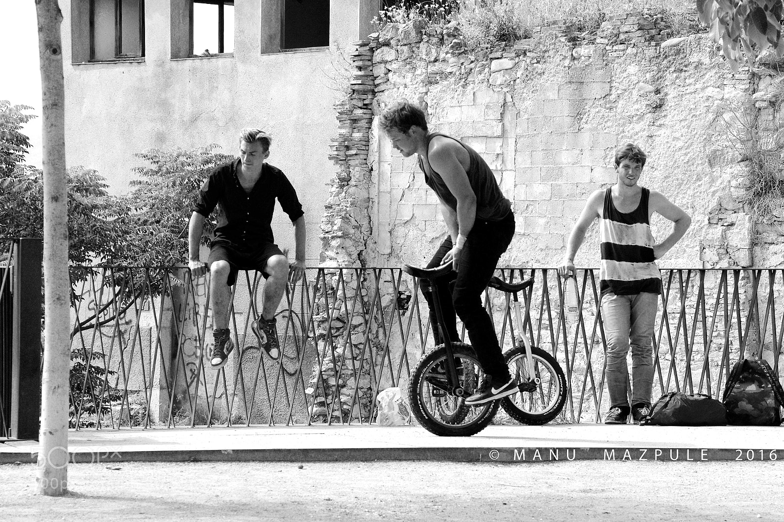 Canon EOS 70D sample photo. 347. girona. catalunya... people photography