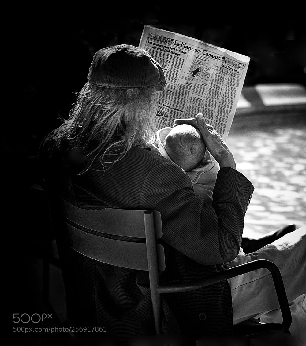 Nikon D700 sample photo. The newspaper... photography