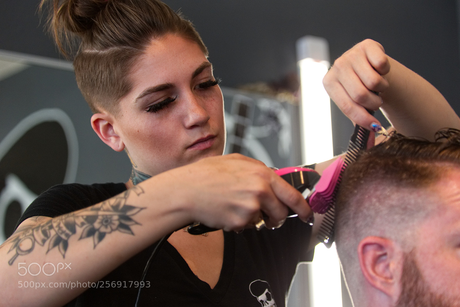 Canon EOS 6D sample photo. Barber gal clipping photography