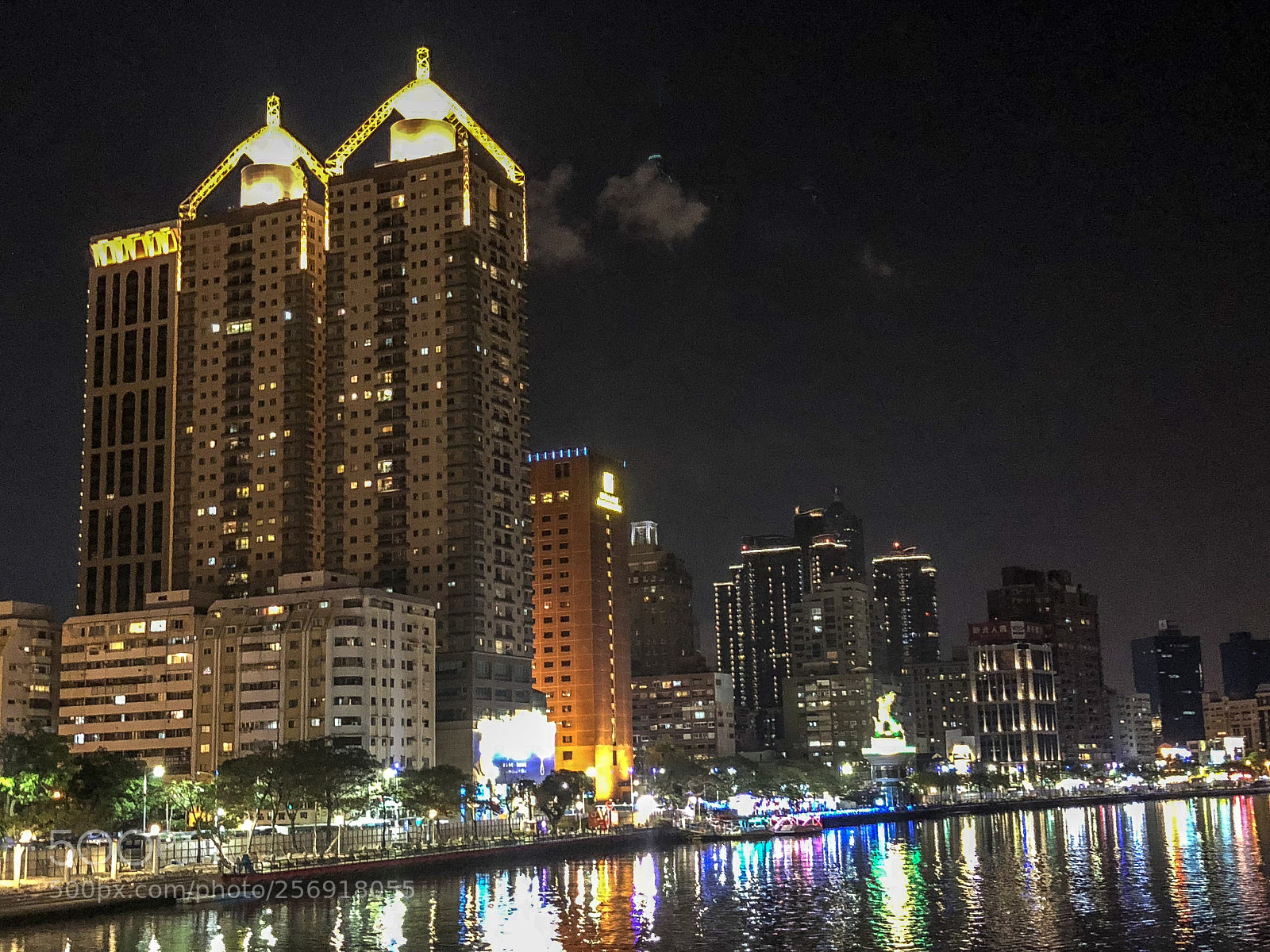 Apple iPhone 8 Plus sample photo. Love river, kaohsiung, taiwan photography