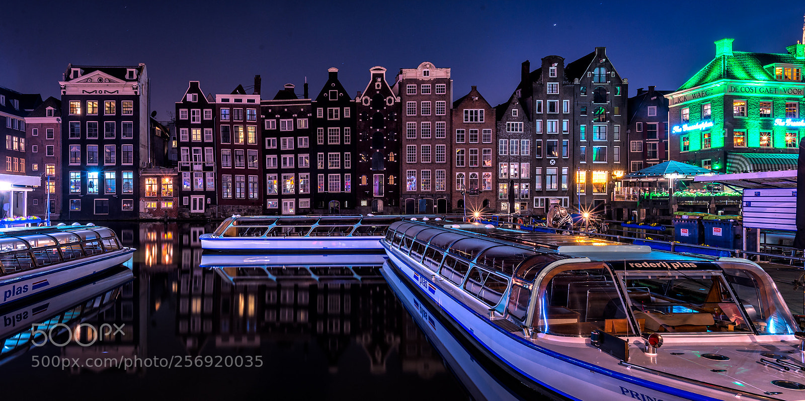 Nikon D610 sample photo. Damrak at night photography
