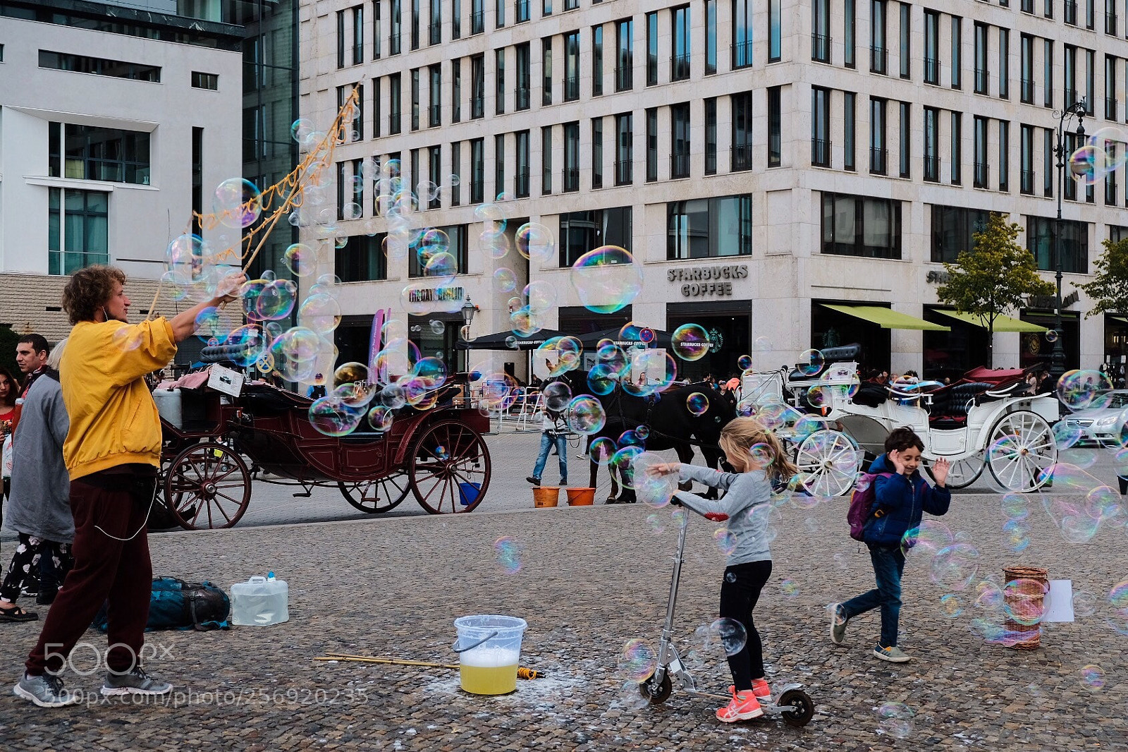 Fujifilm X-T20 sample photo. Chasing bubbles photography