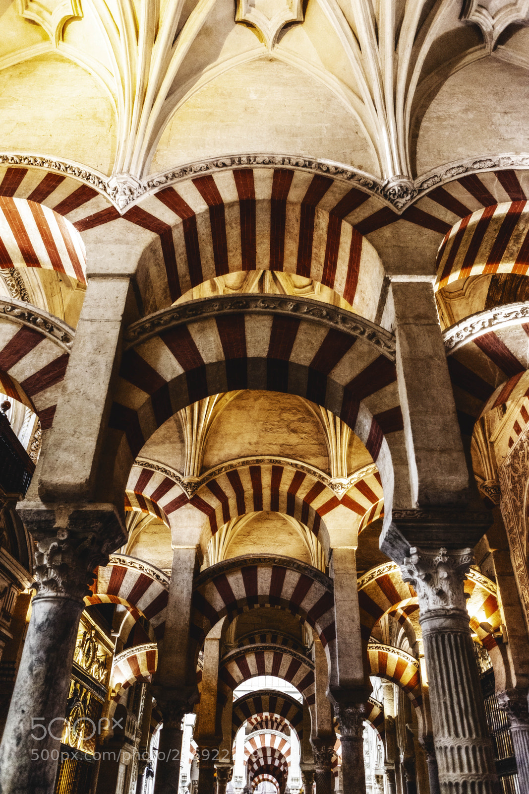 Canon EOS 5D Mark II sample photo. Mezquita arc photography