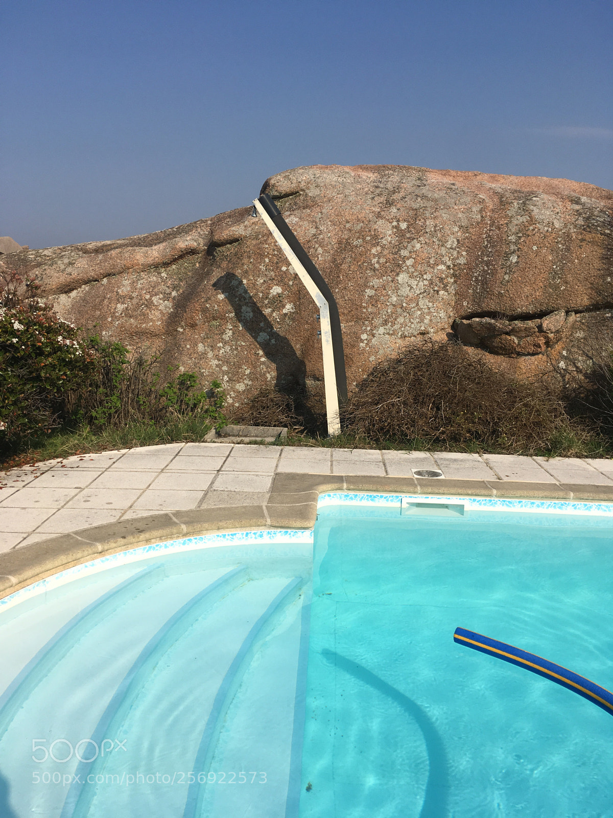 Apple iPhone SE sample photo. Pool l’inès photography