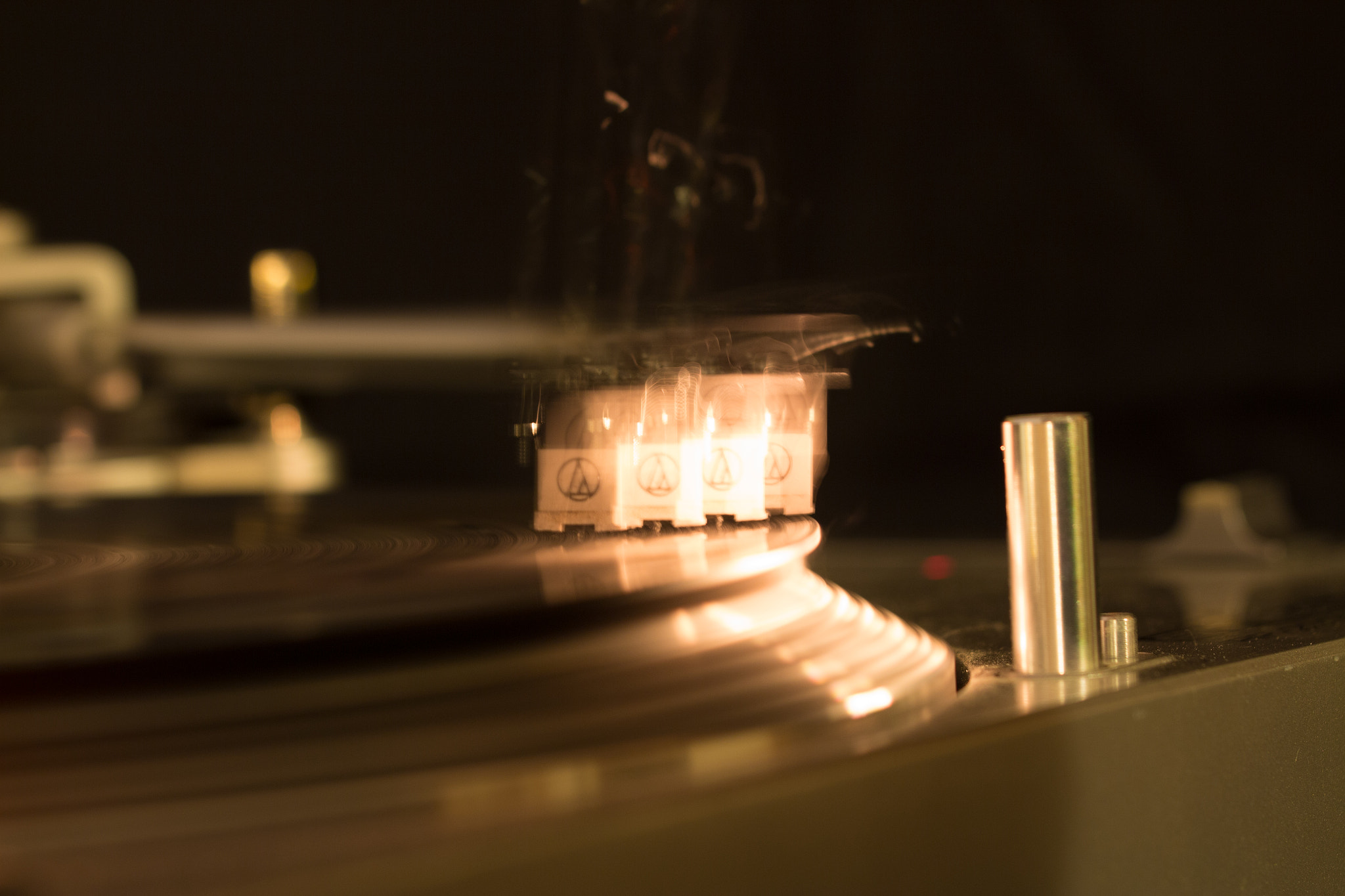 Canon EOS 650D (EOS Rebel T4i / EOS Kiss X6i) sample photo. Vinyl photography
