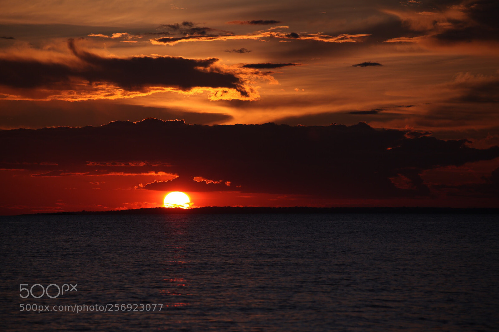 Canon EOS 5D Mark II sample photo. Sky in red photography