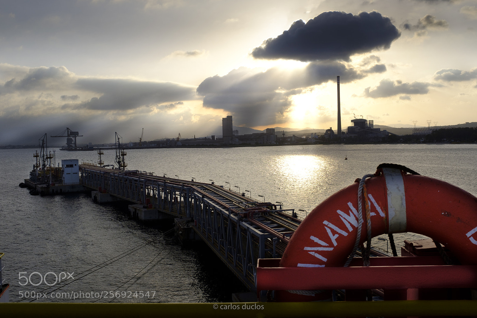 Fujifilm X100F sample photo. El sol quiere salir photography
