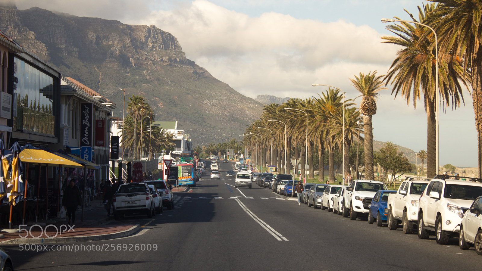 Canon EOS 1200D (EOS Rebel T5 / EOS Kiss X70 / EOS Hi) sample photo. Victoria road - camps photography