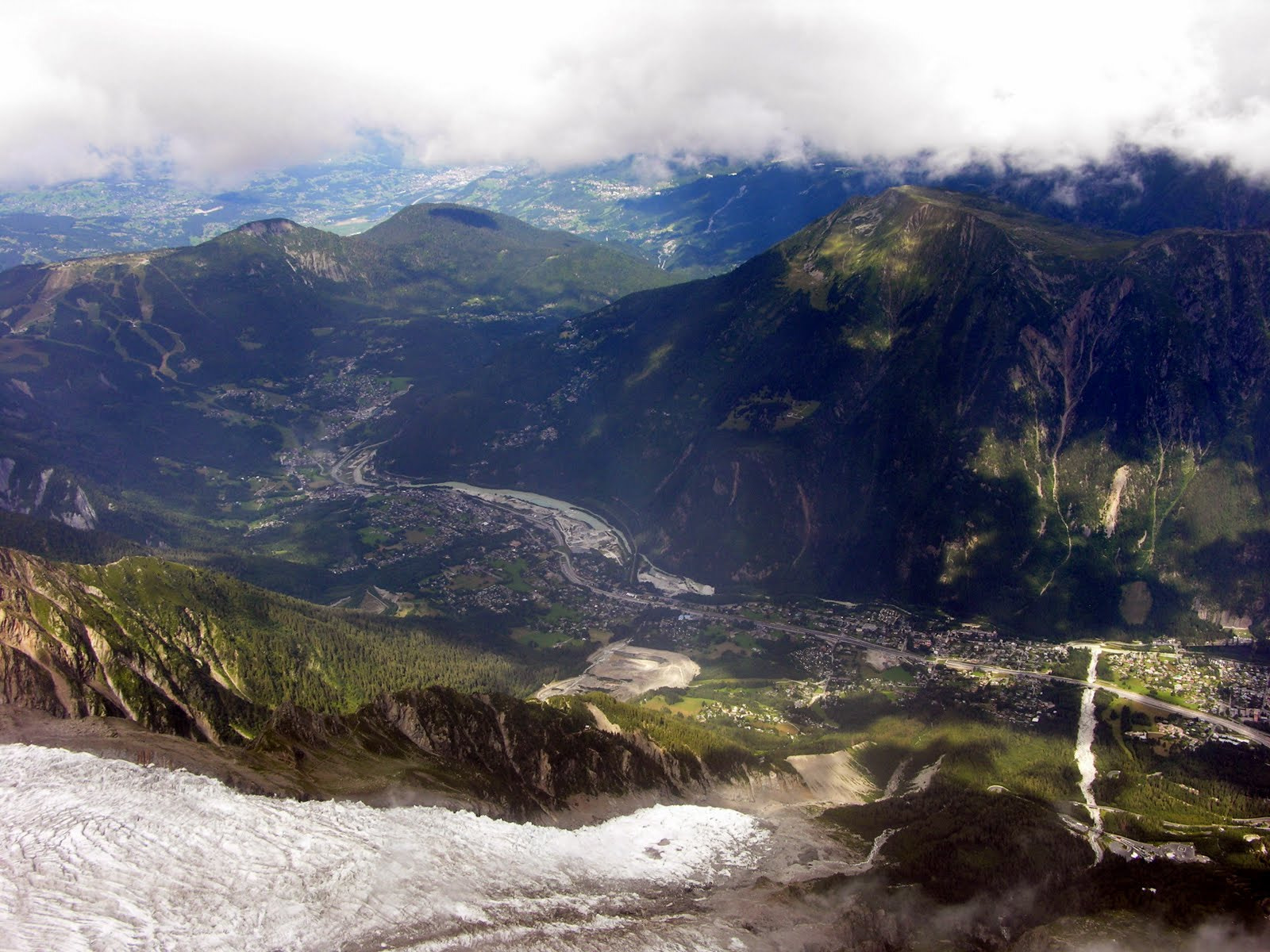 Nikon E8700 sample photo. The mountains and the valleys photography