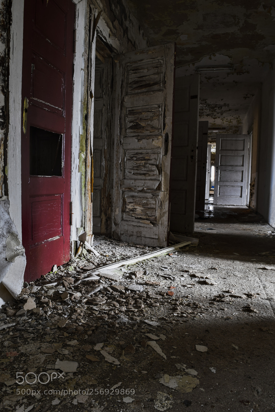 Nikon D3300 sample photo. Creepy doorway photography