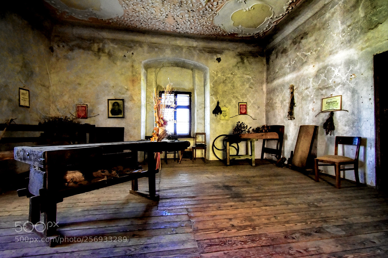 Nikon D3400 sample photo. Abandoned room photography