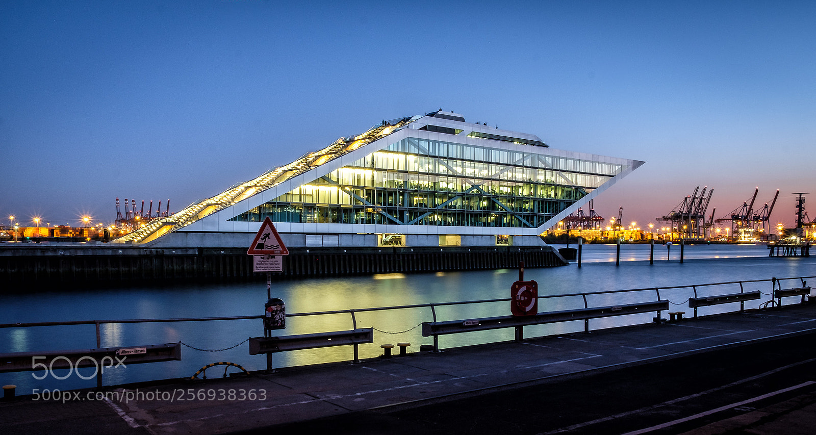 Fujifilm X-T2 sample photo. Hamburg / docklands ii photography