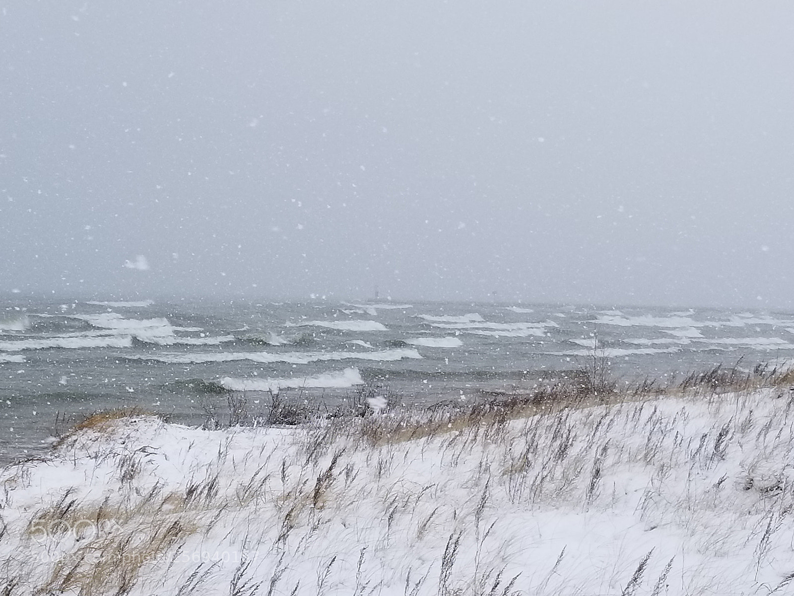 Samsung Galaxy S8 sample photo. Lake michigan snow day photography