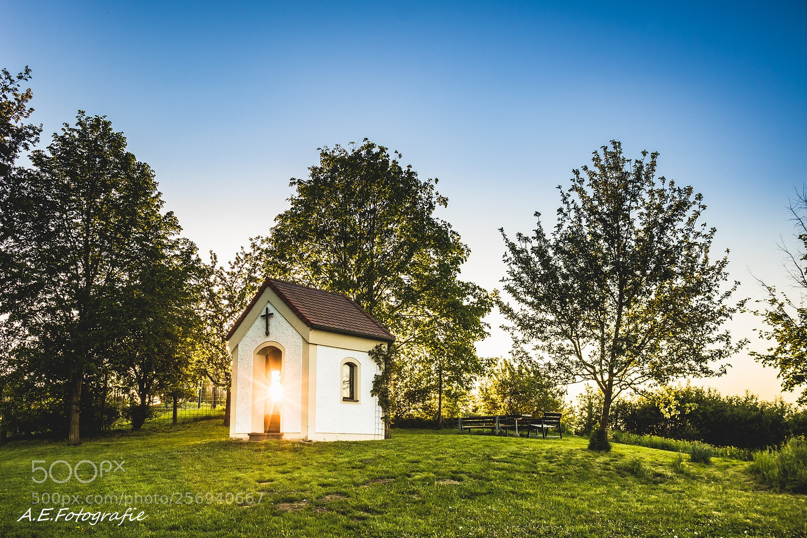 Canon EOS 750D (EOS Rebel T6i / EOS Kiss X8i) sample photo. Kapelle im abendlicht. photography