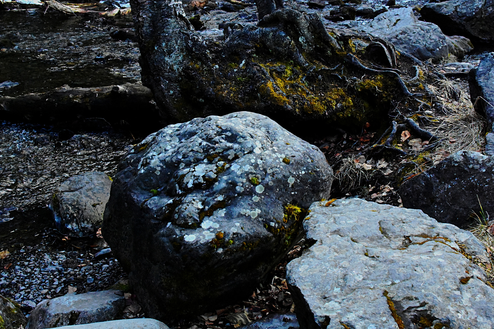 Nikon AF-S DX Nikkor 35mm F1.8G sample photo. Bigger stones photography