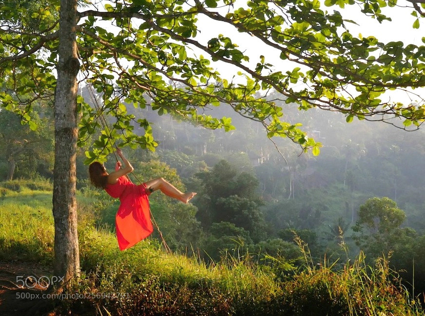 Panasonic Lumix DMC-GH4 sample photo. Lady in red photography