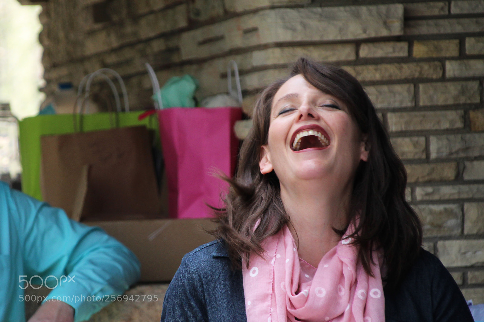 Canon EOS 1300D (EOS Rebel T6 / EOS Kiss X80) sample photo. Woman laughing photography