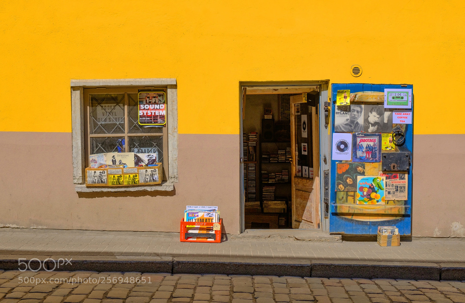 Fujifilm X-T20 sample photo. Record store photography