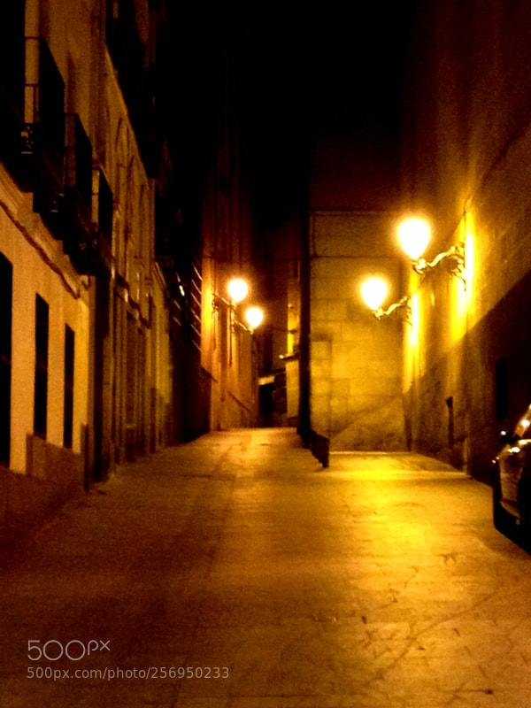 Apple iPhone 4S sample photo. Noche en madrid photography