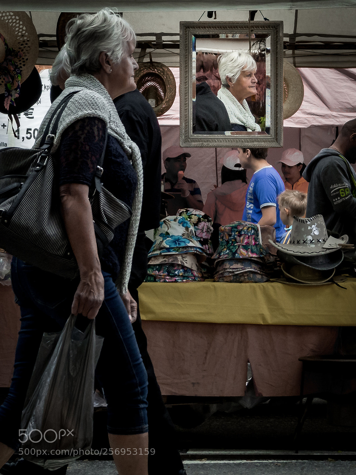 Olympus OM-D E-M5 sample photo. Street market photography