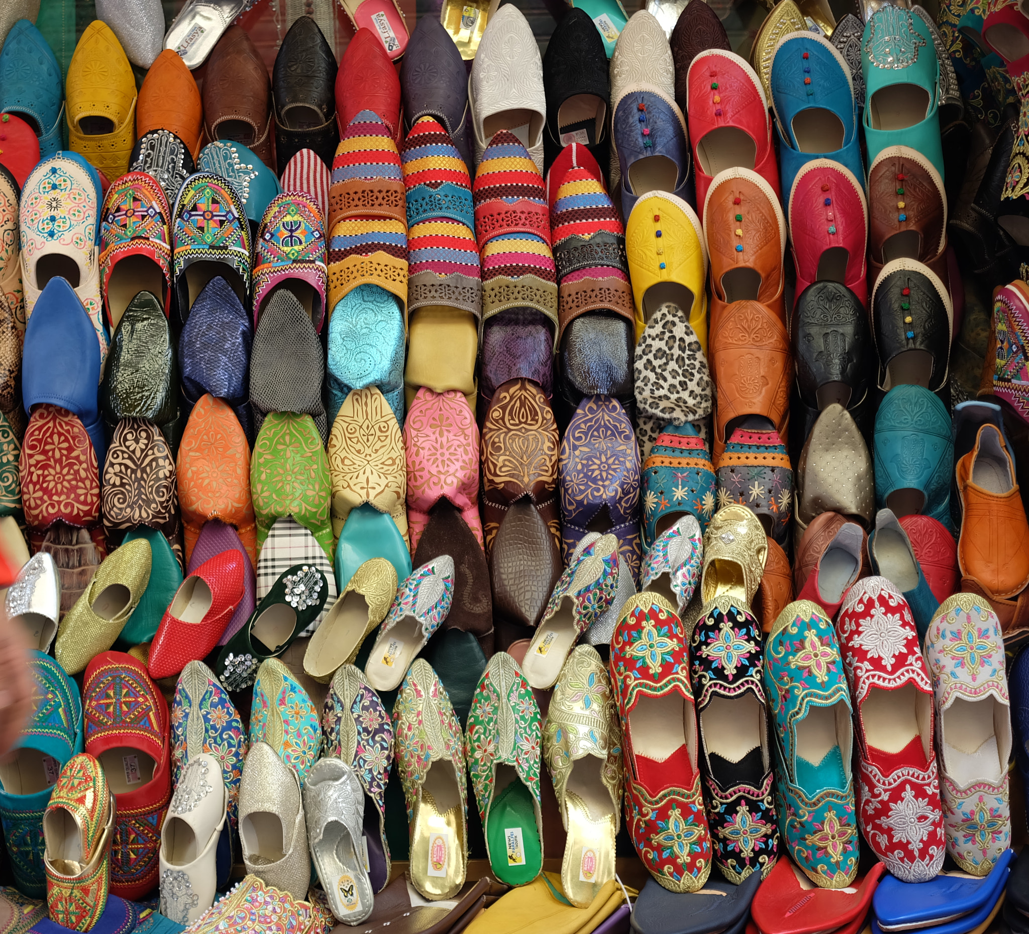 Fujifilm X-A2 sample photo. Shoe shop in tanger photography